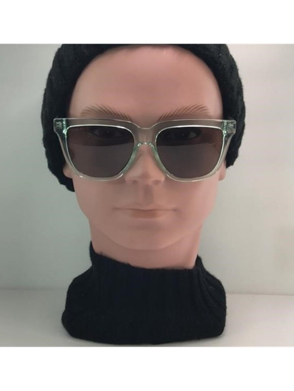 Gucci GG0976S 002 in injected material , in green rectangular/square Sunglasses - Picture 6 of 12